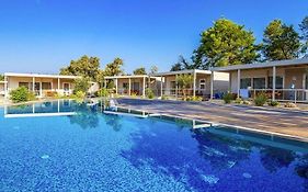 Mobile Home Mediteran Superior By The Pool In Caravan Park Strasko, Novalja