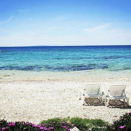 Mobile Home Mediteran Superior By The Pool In Caravan Park Strasko, Novaglia Esterno foto