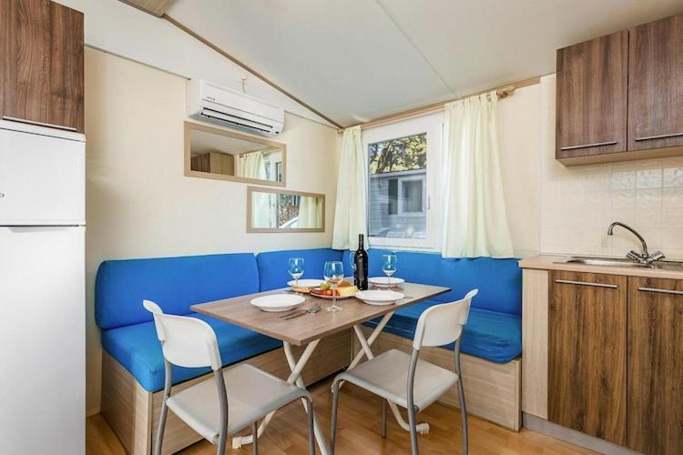 Mobile Home Mediteran Superior By The Pool In Caravan Park Strasko, Novaglia Esterno foto