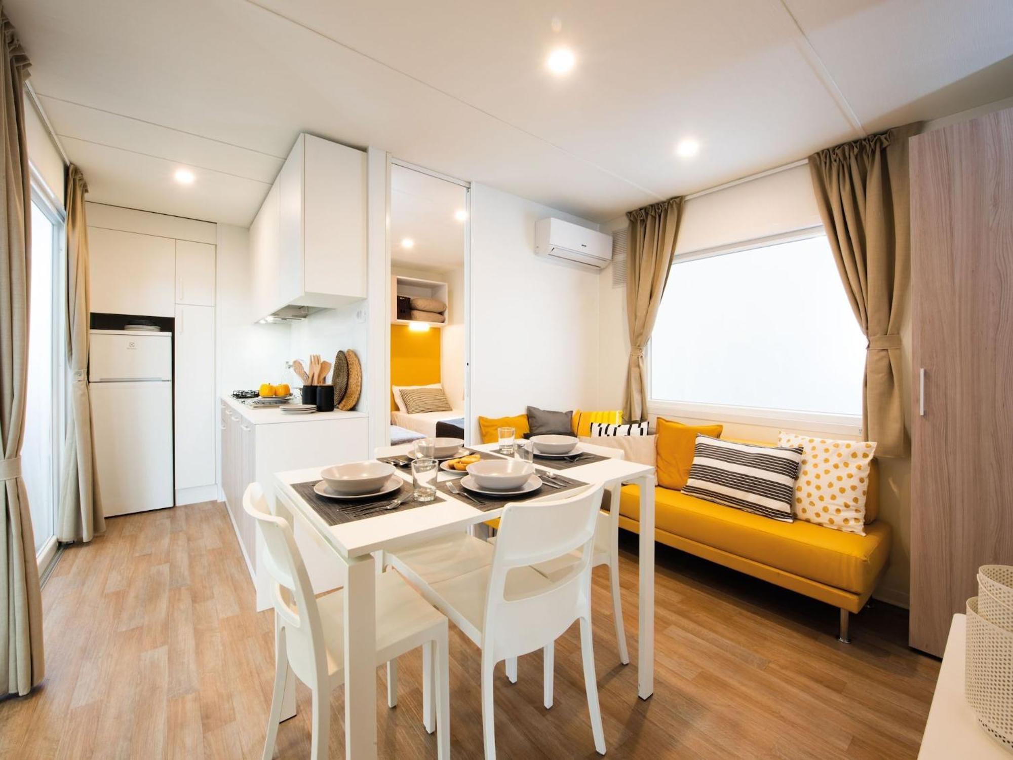 Mobile Home Mediteran Superior By The Pool In Caravan Park Strasko, Novaglia Esterno foto
