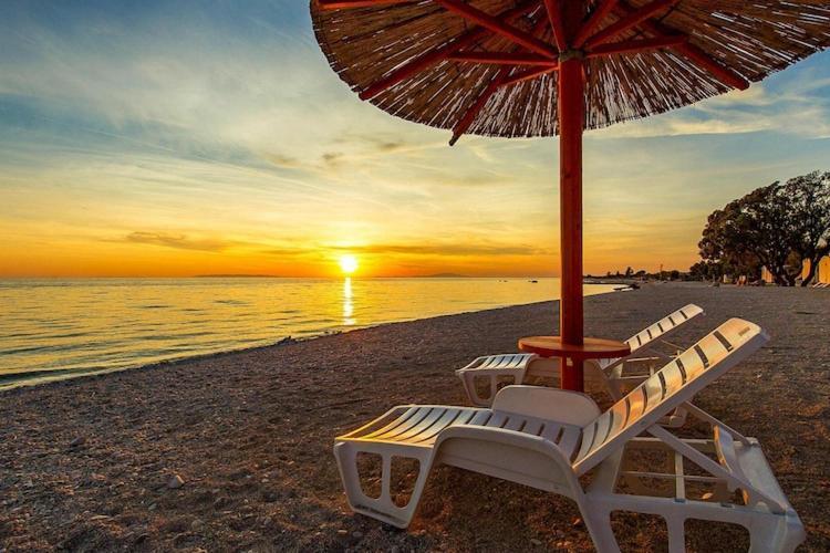 Mobile Home Mediteran Superior By The Pool In Caravan Park Strasko, Novaglia Esterno foto