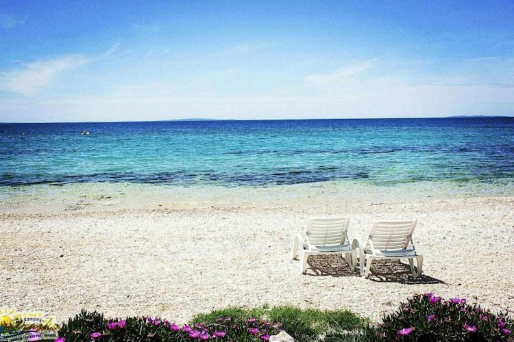 Mobile Home Mediteran Superior By The Pool In Caravan Park Strasko, Novaglia Esterno foto