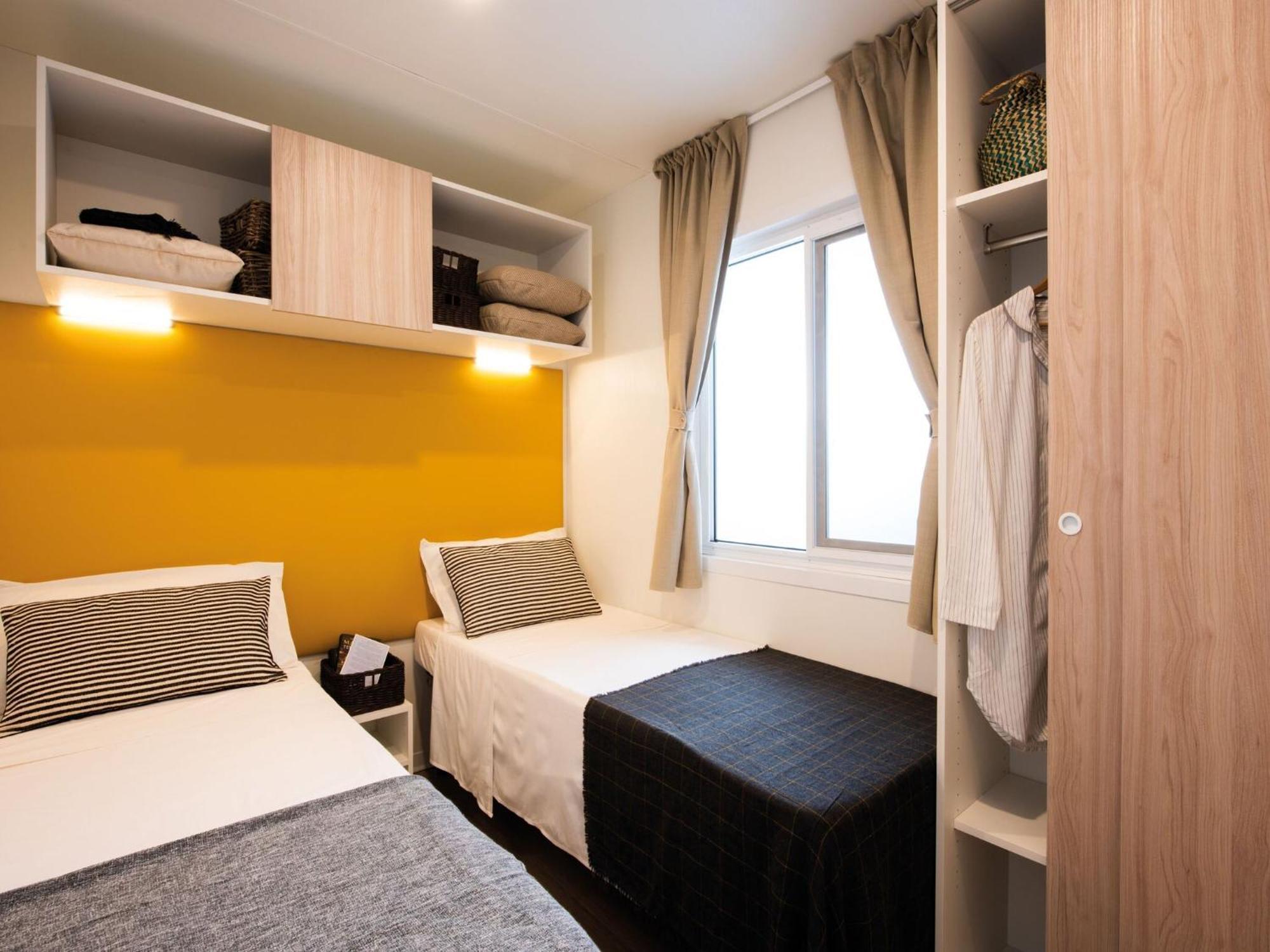 Mobile Home Mediteran Superior By The Pool In Caravan Park Strasko, Novaglia Esterno foto