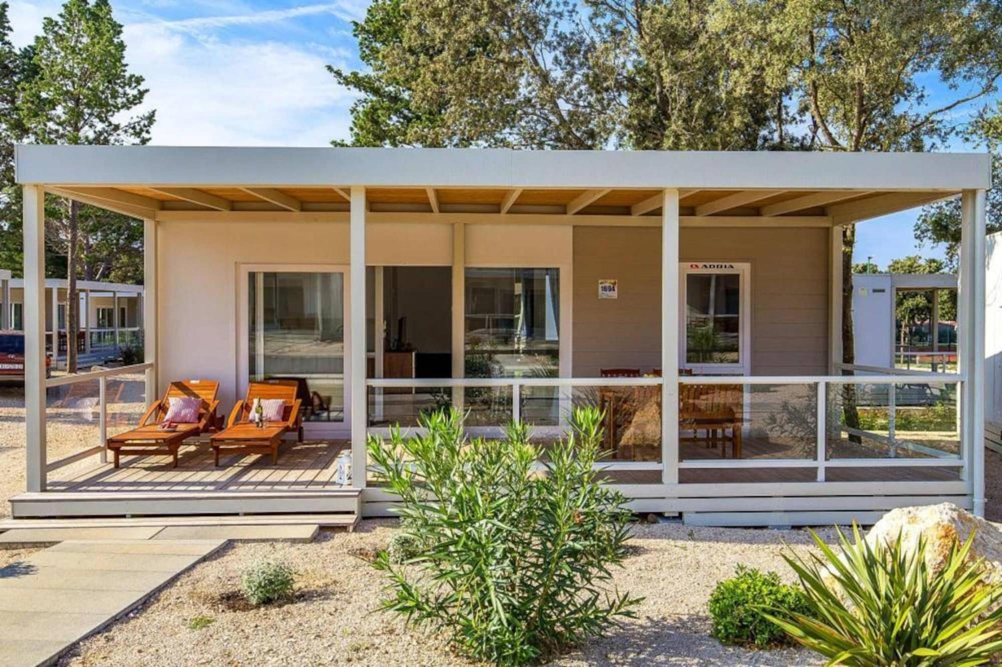 Mobile Home Mediteran Superior By The Pool In Caravan Park Strasko, Novaglia Esterno foto