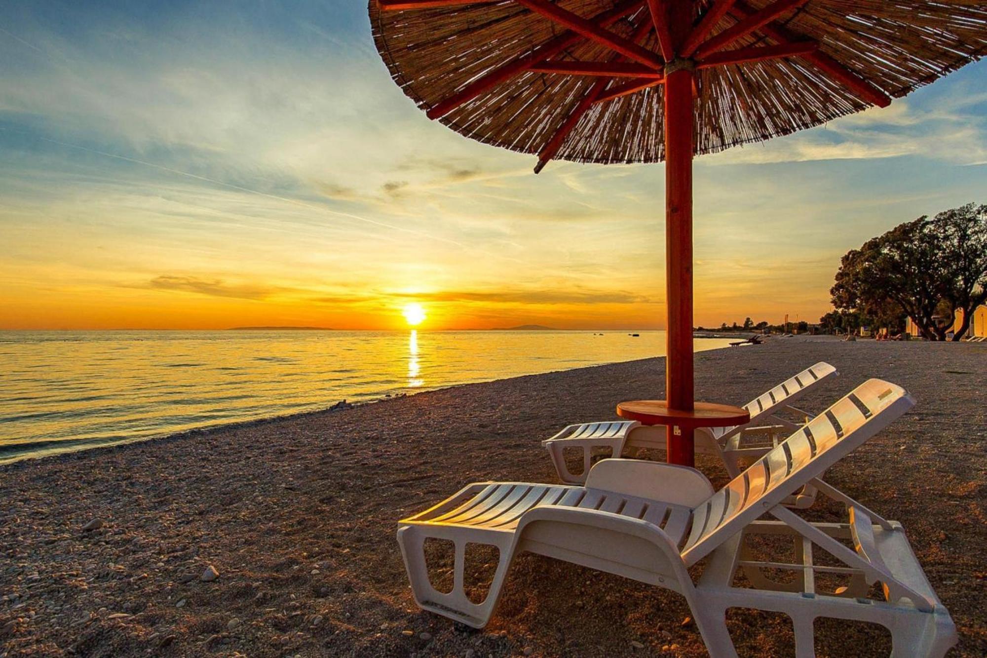 Mobile Home Mediteran Superior By The Pool In Caravan Park Strasko, Novaglia Esterno foto